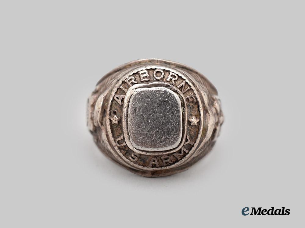 united_states._a_second_war_airborne_army_ring___m_n_c6639