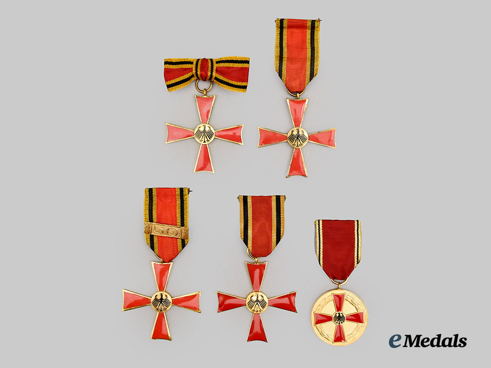 germany,_federal_republic._a_lot_of_orders_of_merit___m_n_c6698