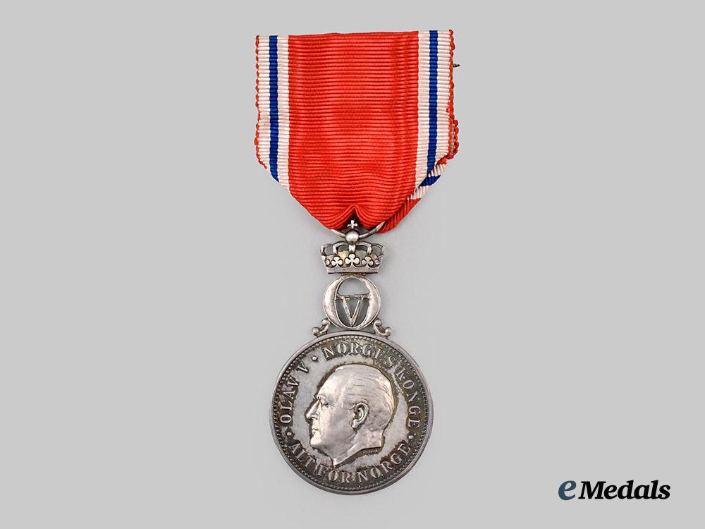 norway,_kingdom._st._olaf’s_medal_with_monogram_of_king_olav_v___m_n_c6702