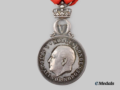 norway,_kingdom._st._olaf’s_medal_with_monogram_of_king_olav_v___m_n_c6703