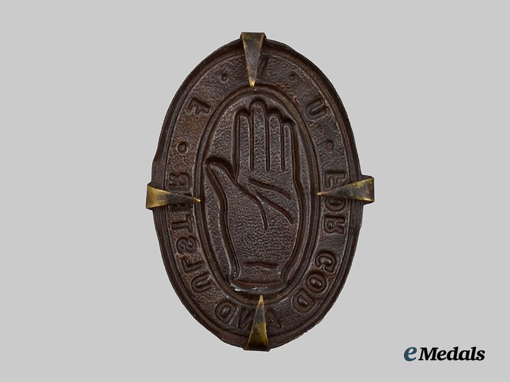 united_kingdom._an_ulster_volunteer_force_cap_badge,_c.1913___m_n_c6709