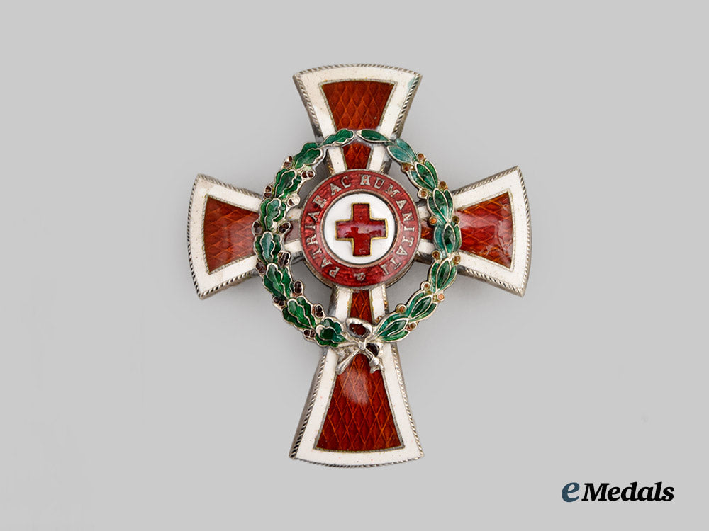 austria,_imperial._an_honour_decoration_of_the_red_cross,_officer’s_cross,_with_war_decoration,_c.1914___m_n_c6763