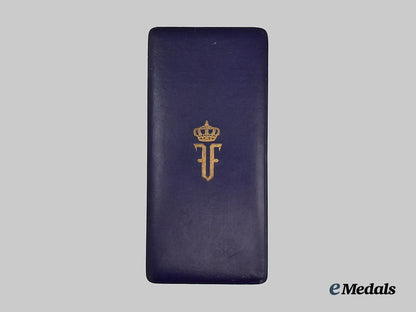romania,_kingdom._an_order_of_the_romanian_crown,_grand_officer_set,_by_j._resch,_in_case___m_n_c6856