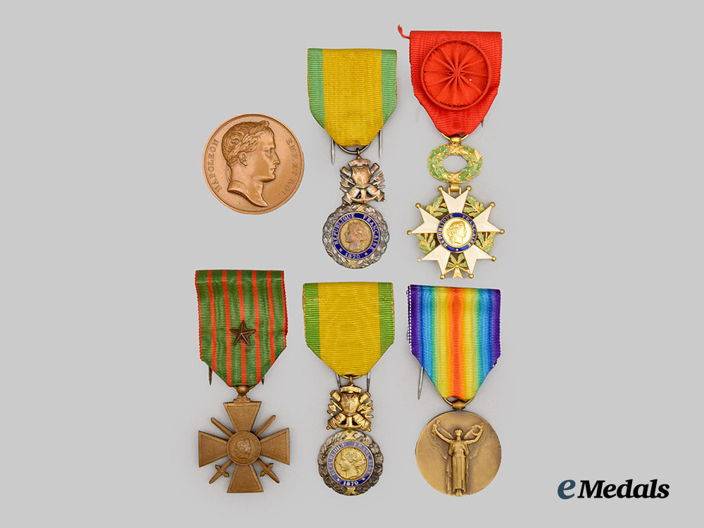 international._a_lot_of_five_medals&_awards(_polish_p_o_w,_italian_merit,_thailand,_u_s_a_victory)___m_n_c6872