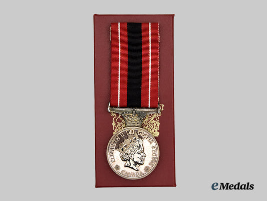 canada,_commonwealth._a_canadian_sacrifice_medal(_display_example)___m_n_c6876
