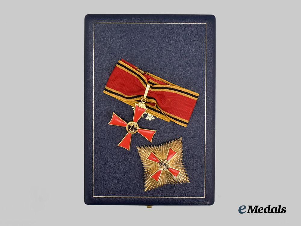 germany,_federal_republic._an_order_of_merit_of_the_federal_republic_of_germany,_knight_commander_with_case,_by_steinhauer&_lück___m_n_c6880