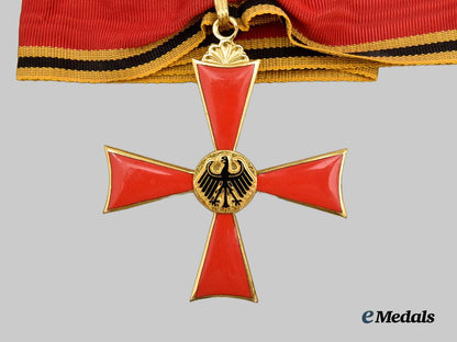 germany,_federal_republic._an_order_of_merit_of_the_federal_republic_of_germany,_knight_commander_with_case,_by_steinhauer&_lück___m_n_c6883