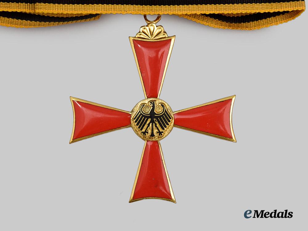 germany,_federal_republic._an_order_of_merit_of_the_federal_republic_of_germany,_knight_commander_with_case,_by_steinhauer&_lück___m_n_c6886