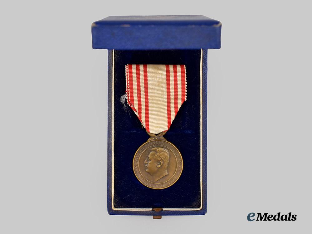 monaco,_principality._a_medal_of_labour,_i_i_class_with_case___m_n_c6886