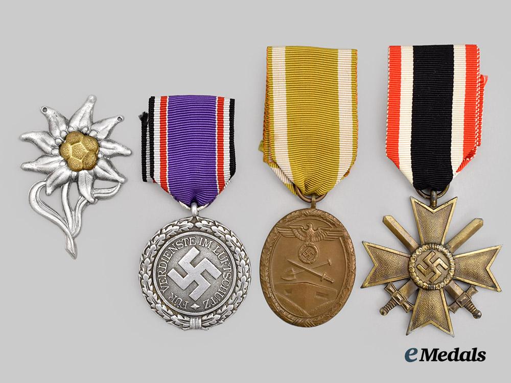 germany,_third_reich._a_mixed_lot_of_awards_for_military_and_civil_service___m_n_c7007