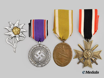 germany,_third_reich._a_mixed_lot_of_awards_for_military_and_civil_service___m_n_c7007