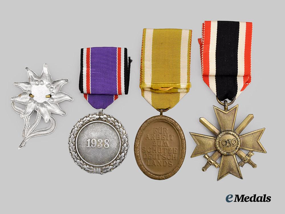 germany,_third_reich._a_mixed_lot_of_awards_for_military_and_civil_service___m_n_c7010