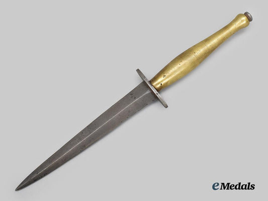 united_kingdom._a_well_worn_wilkinson_second_pattern_fairbairn_sykes_knife___m_n_c7010