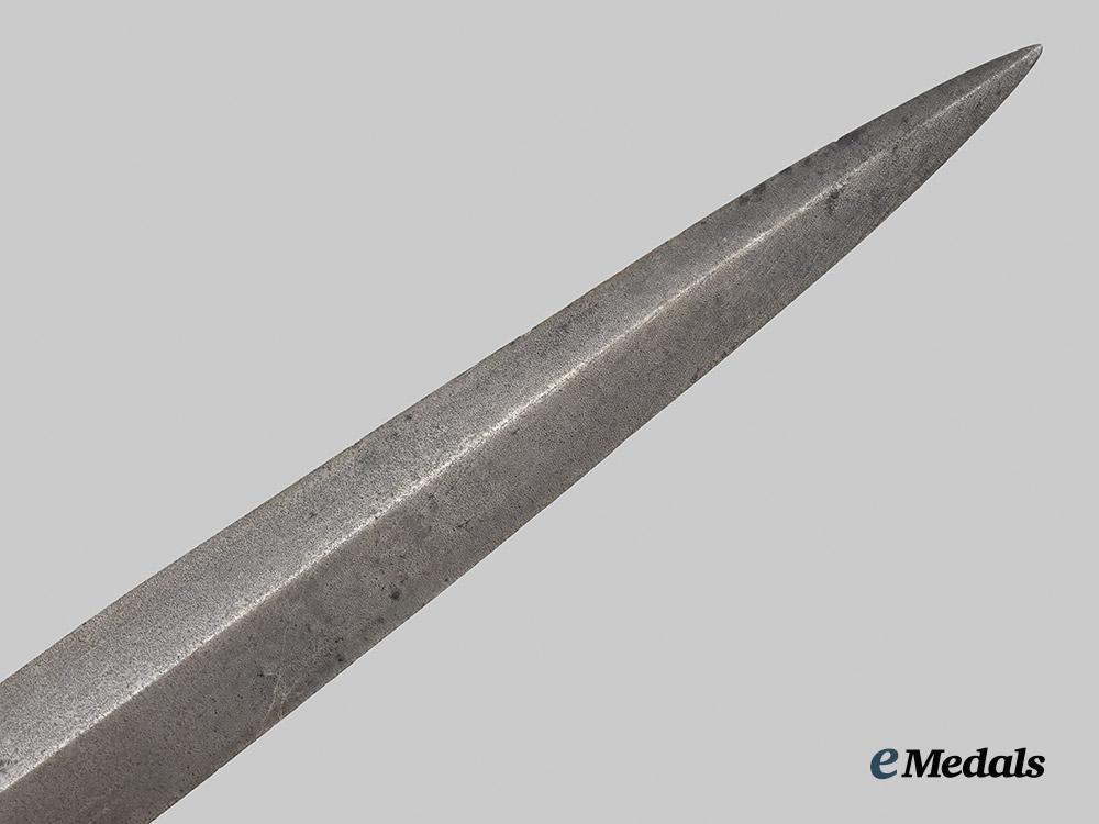 united_kingdom._a_well_worn_wilkinson_second_pattern_fairbairn_sykes_knife___m_n_c7013