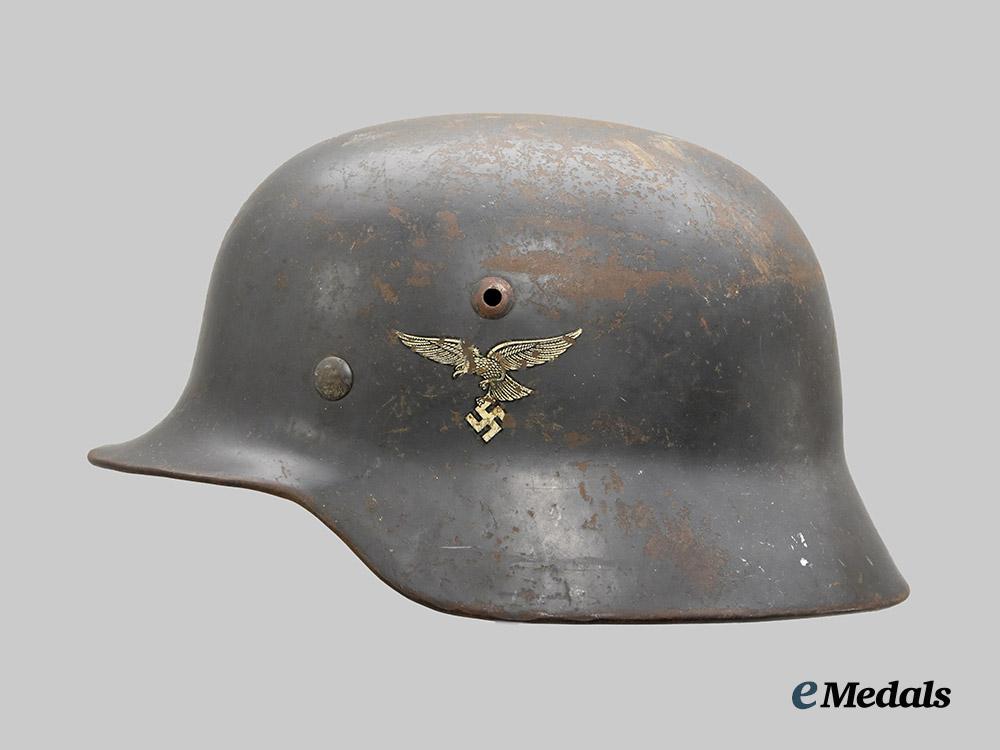 germany,_luftwaffe._an_m40_stahlhelm,_double_decal_and_owner-_attributed_example,_by_eisenhüttenwerke_thale___m_n_c7045