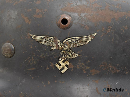 germany,_luftwaffe._an_m40_stahlhelm,_double_decal_and_owner-_attributed_example,_by_eisenhüttenwerke_thale___m_n_c7046