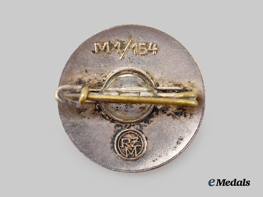 germany,_n_s_d_a_p._a_rare_member’s_badge,_unknown_r_z_m_version___m_n_c7095