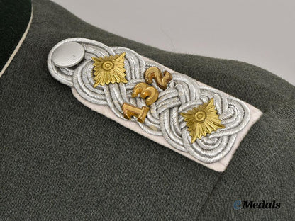 germany,_heer._an_infantry_hauptmann_piped_service_tunic,_unit-_attributed_example___m_n_c7099