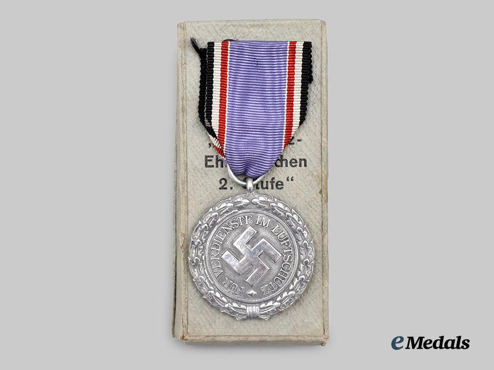 germany,_third_reich._an_air_defence_honour_decoration,_i_i_class_medal,_with_case___m_n_c7167