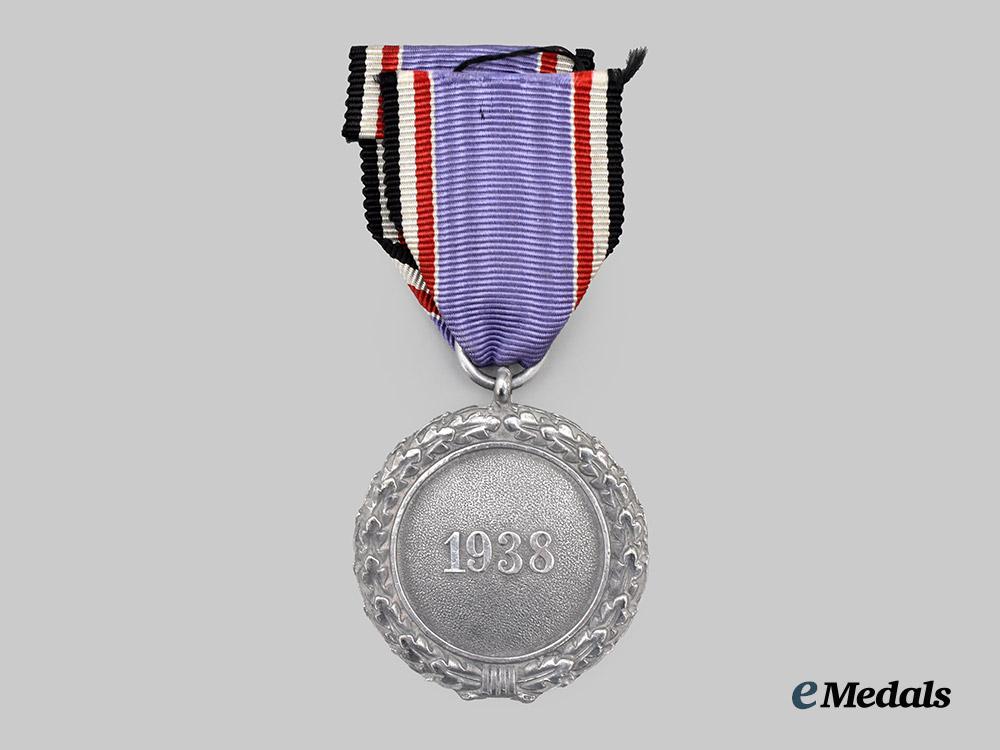 germany,_third_reich._an_air_defence_honour_decoration,_i_i_class_medal,_with_case___m_n_c7170