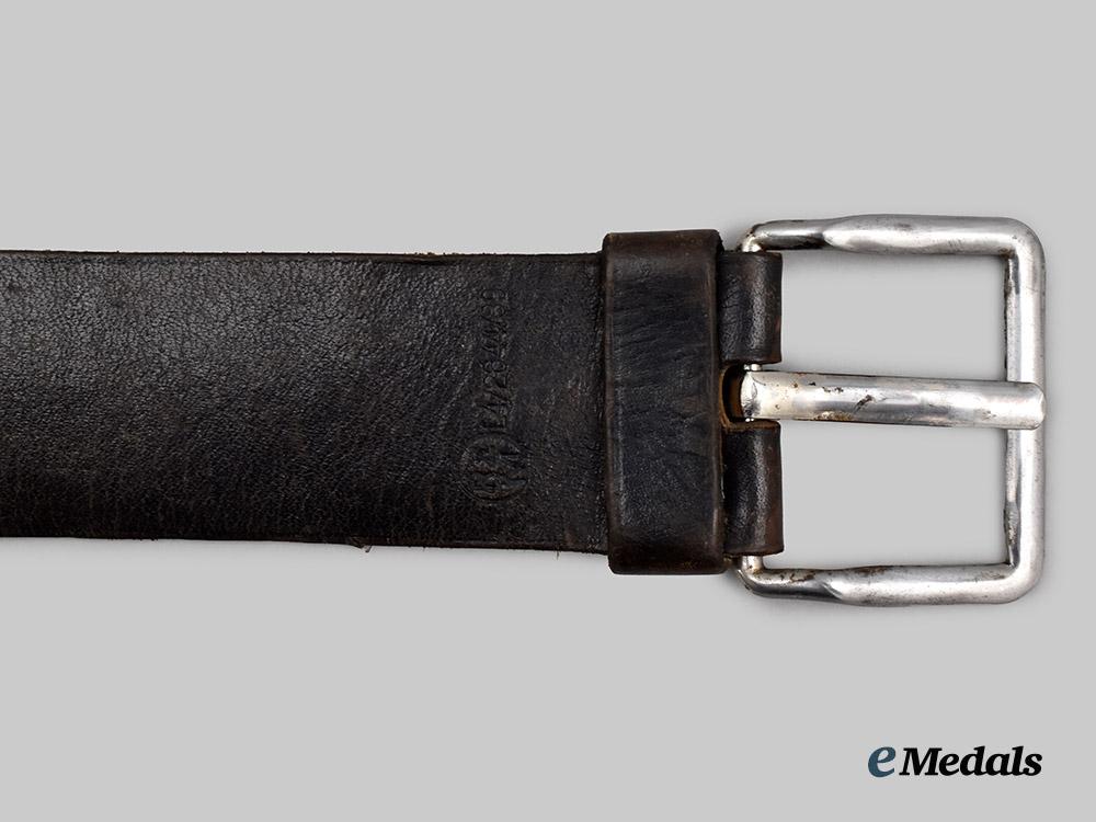 germany,_h_j._a_bund_deutscher_mädel_belt_and_buckle,_maker-_marked_examples___m_n_c7204