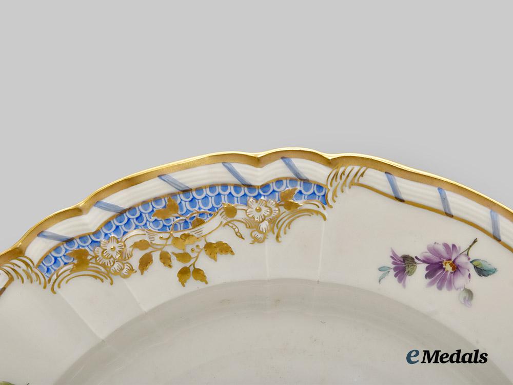 germany,_imperial._a_porcelain_dish_from_a_dinner_service_of_kaiser_wilhelm_i,_by_königliche_porzellan-_manufaktur___m_n_c7205