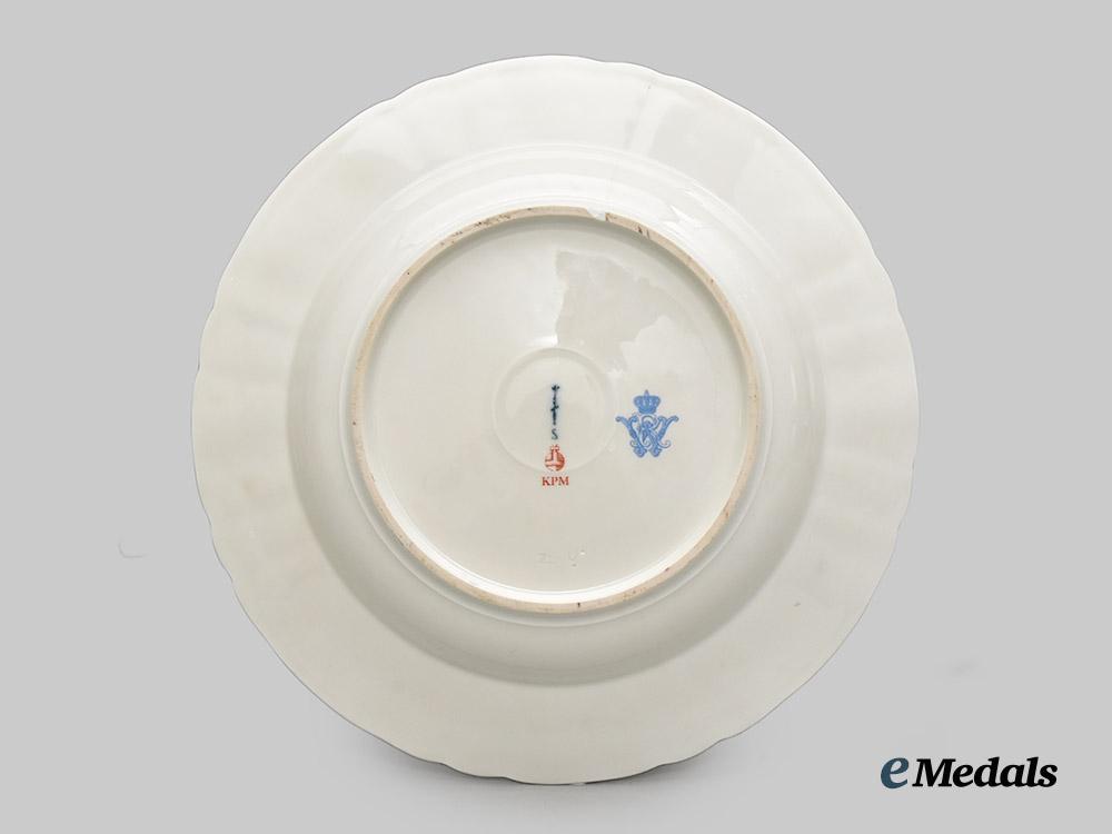 germany,_imperial._a_porcelain_dish_from_a_dinner_service_of_kaiser_wilhelm_i,_by_königliche_porzellan-_manufaktur___m_n_c7207