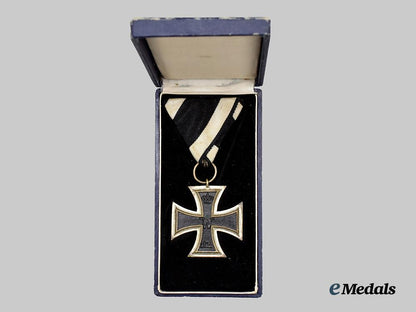 germany,_imperial._a1914_iron_cross_i_i_class,_with_rare_case_for_austrian-_style_ribbon___m_n_c7260