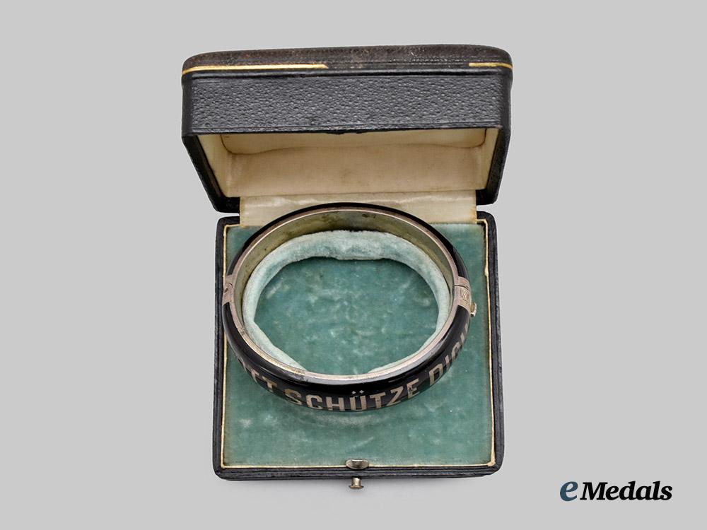 germany,_imperial._a_first_world_war_patriotic_bangle,_with_case___m_n_c7270