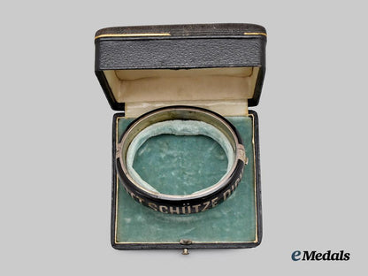 germany,_imperial._a_first_world_war_patriotic_bangle,_with_case___m_n_c7270