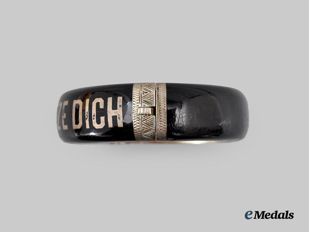 germany,_imperial._a_first_world_war_patriotic_bangle,_with_case___m_n_c7277
