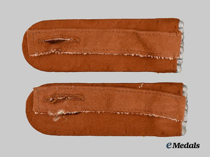germany,_luftwaffe._a_set_of_communications_oberleutnant_shoulder_boards___m_n_c7314