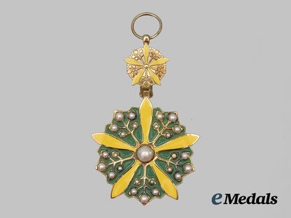 japan,_manchukuo._an_extremely_rare_order_of_the_orchid_blossom,_grand_cordon_set_in_case___m_n_c7337
