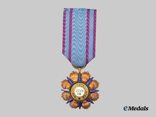 vatican,_papal_state._an_order_of_pius_i_x,_officer_in_gold,_c.1900___m_n_c7358
