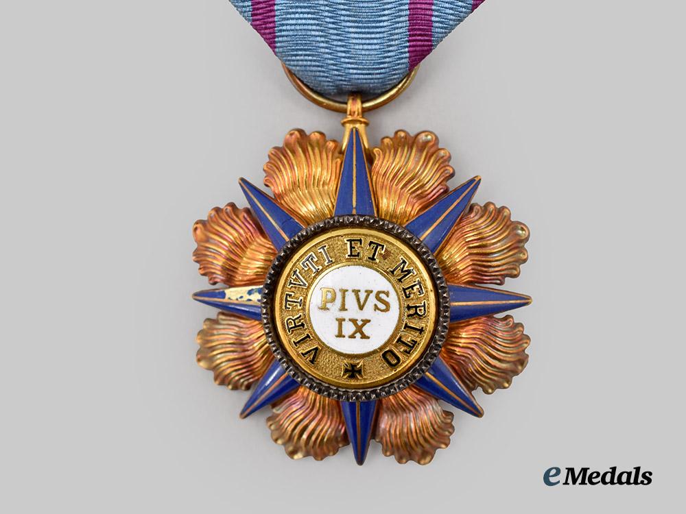 vatican,_papal_state._an_order_of_pius_i_x,_officer_in_gold,_c.1900___m_n_c7359