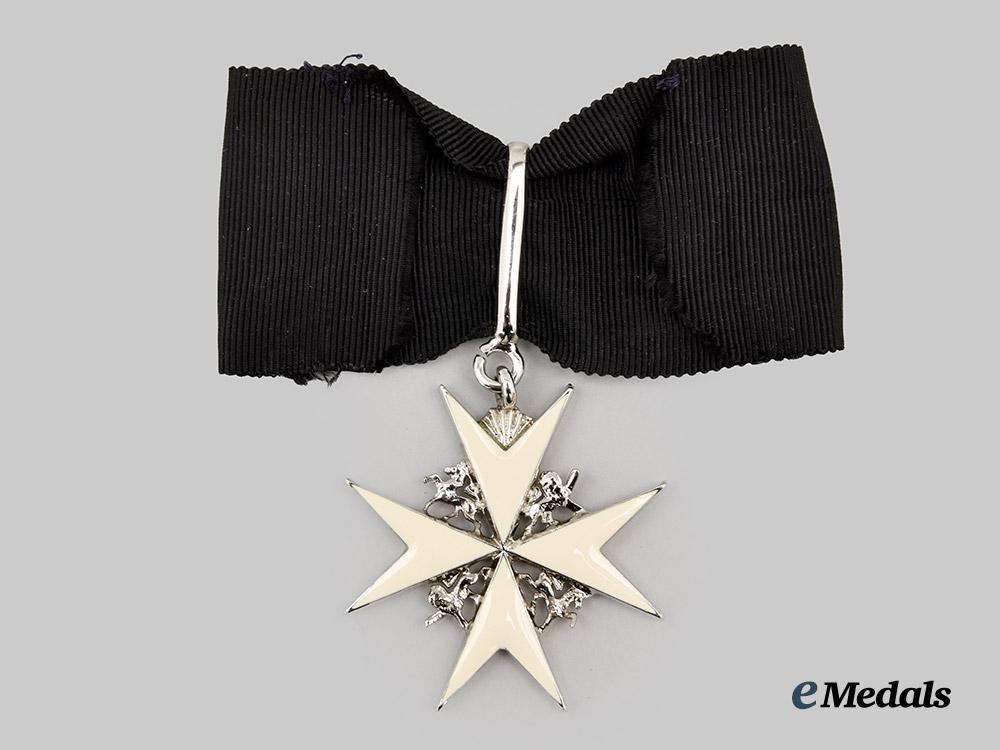 canada,_commonwealth._a_lot_of_st._john_ambulance_awards_and_documents_to_jean_tyios,_hamilton,_ontario_cadet_officer___m_n_c7364