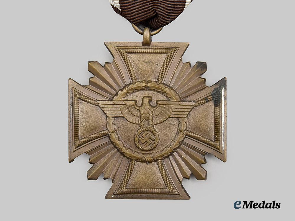 germany,_n_s_d_a_p._a_long_service_award,_i_i_i_class_for10_years_with_case,_by_förster&_barth___m_n_c7418