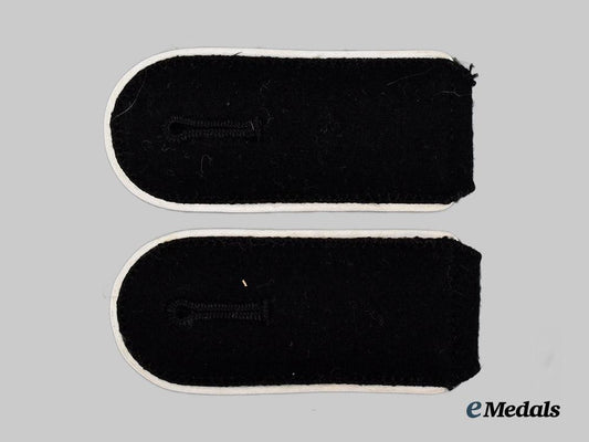 germany,_s_s._a_set_of_mint_waffen-_s_s_infantry_enlisted_personnel_shoulder_straps___m_n_c7446