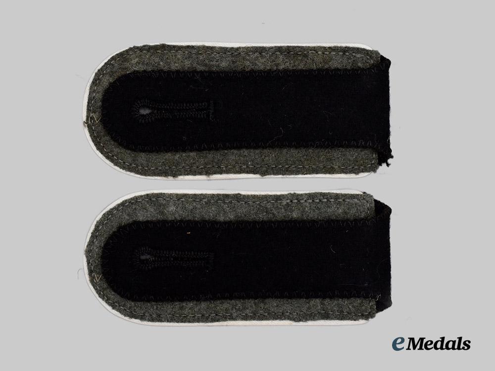germany,_s_s._a_set_of_mint_waffen-_s_s_infantry_enlisted_personnel_shoulder_straps___m_n_c7447