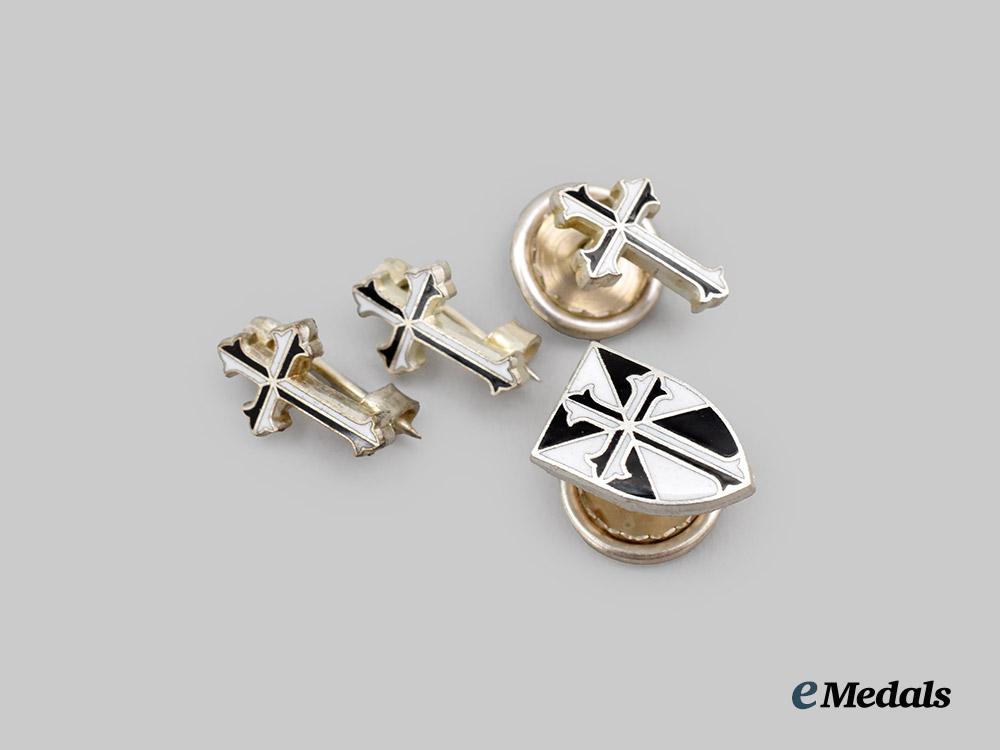 international._a_lot_of_international_order_of_preachers_membership_badges,_by_birks___m_n_c7453