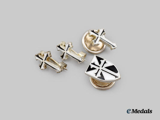 international._a_lot_of_international_order_of_preachers_membership_badges,_by_birks___m_n_c7453