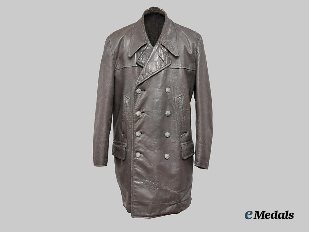 germany,_kriegsmarine._a_u-_boat_crewman’s_leather_jacket_and_trousers_set,_owner-_attributed___m_n_c7454