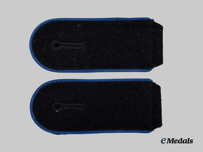 germany,_s_s._a_set_of_mint_waffen-_s_s_medical_enlisted_personnel_shoulder_straps___m_n_c7458