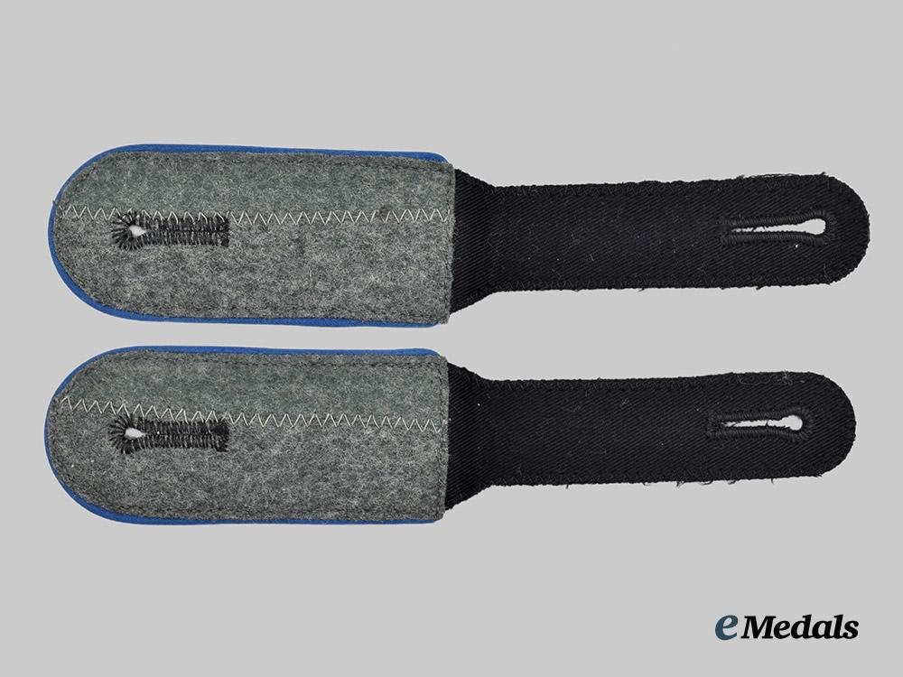 germany,_s_s._a_set_of_mint_waffen-_s_s_medical_enlisted_personnel_shoulder_straps___m_n_c7460