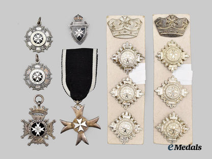 canada,_commonwealth;_united_kingdom._a_mixed_lot_of_st._john_ambulance_association_medals_and_uniform_insignia___m_n_c7461