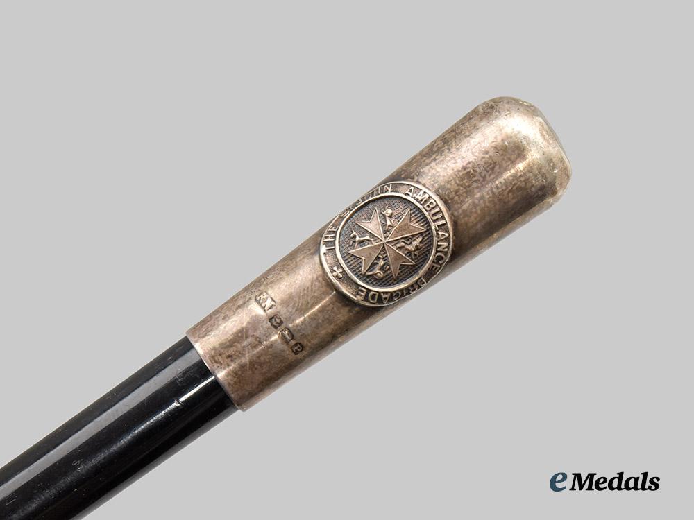 united_kingdom._a_st._john_ambulance_brigade_swagger_stick,_with_belt_and_buckle,_c.1939___m_n_c7502