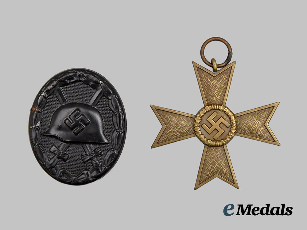 germany,_wehrmacht._a_pair_of_decorations___m_n_c7507