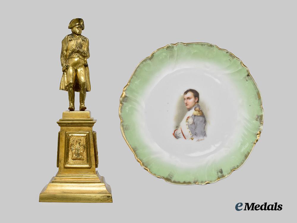 france,_republic._a_napoleon_statue,_with_commemorative_plate___m_n_c7521