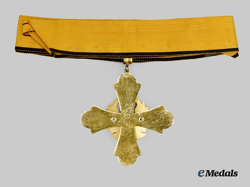 greece,_kingdom._a_scarce_first_type_cased_order_of_the_phoenix,_i._class_commander_set,_by_arthus_bertrand,_c.1930___m_n_c7521
