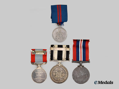 united_kingdom._a_lot_of_four_service_decorations.___m_n_c7526